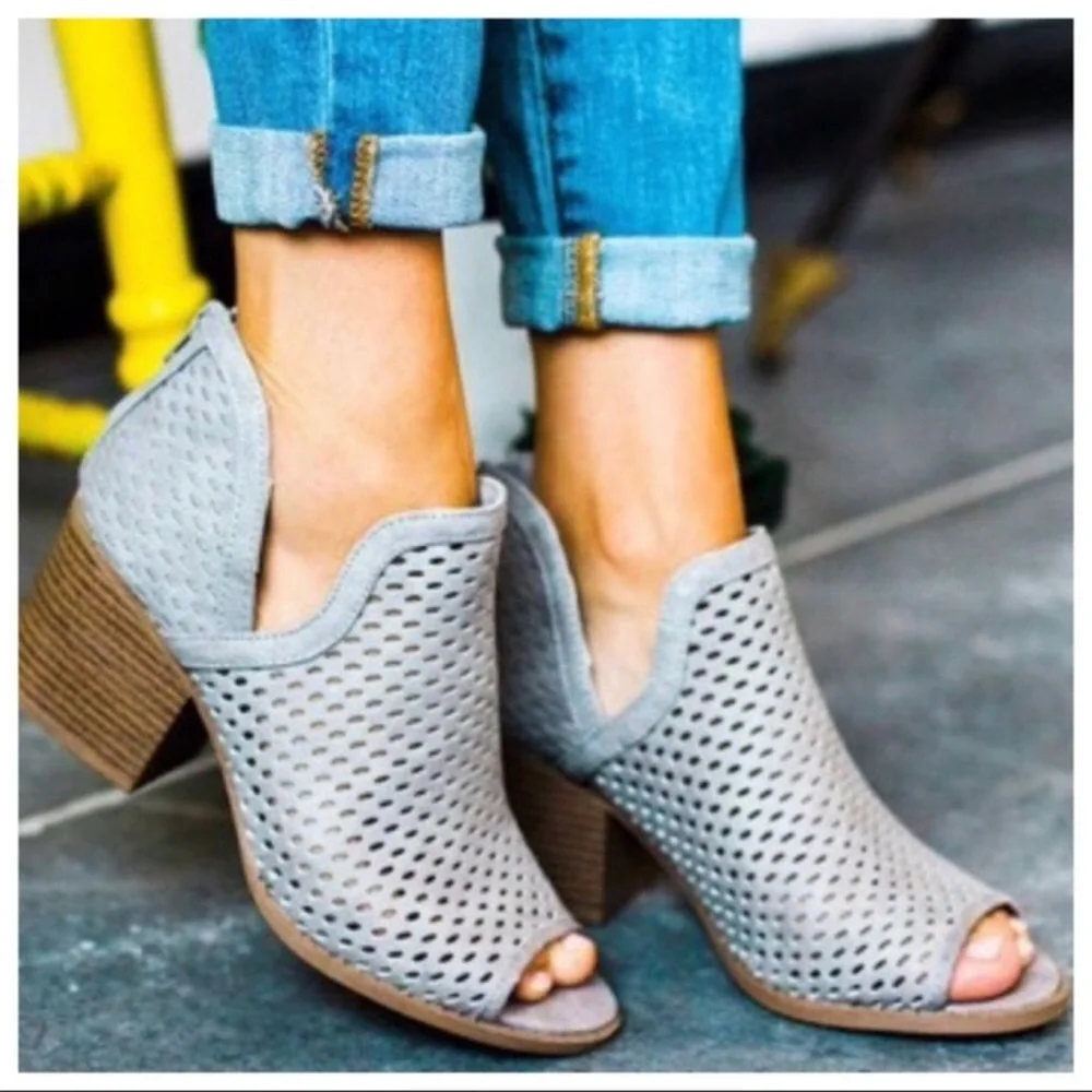 #9 Qupid Perforated Gray Steel Cut Peep Toe Distressed Booties Heels Shoes 9